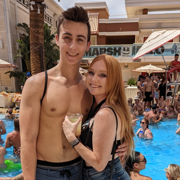 Meet your Posher, Kira - Picture 2 of 5